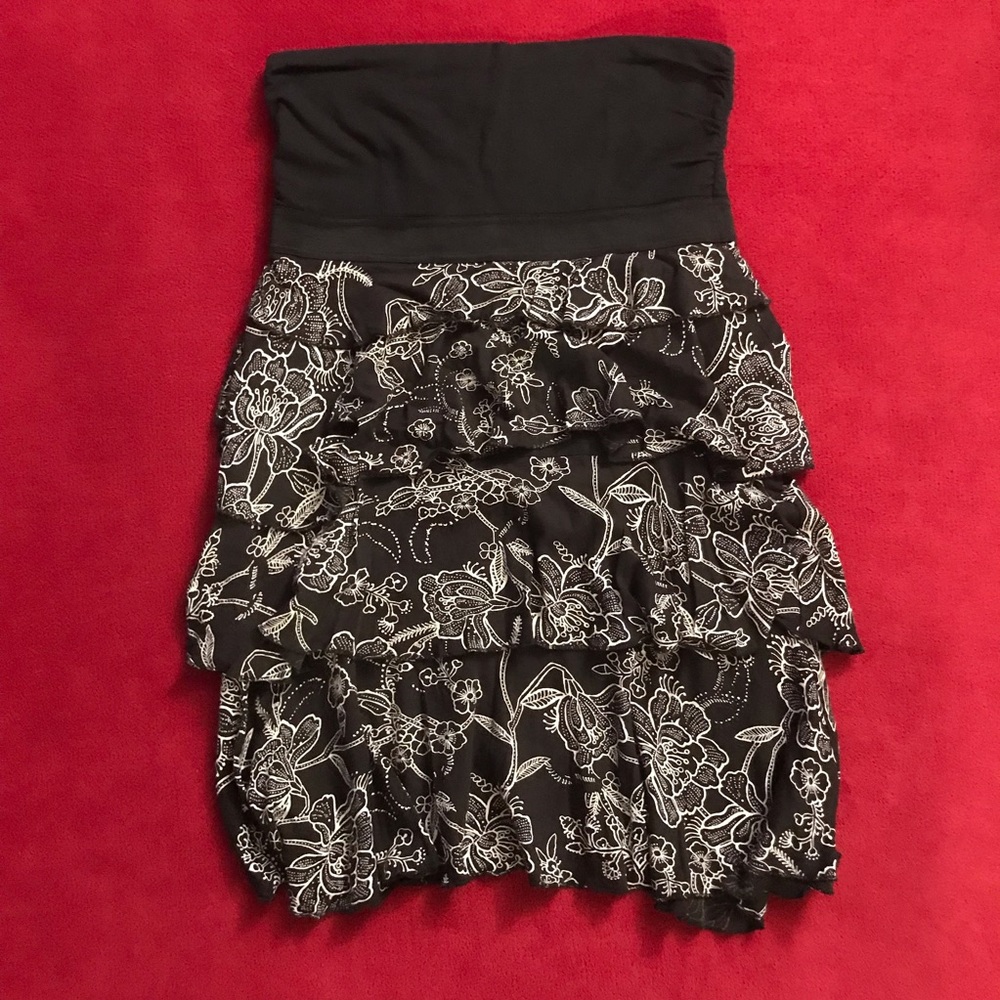 Express Strapless Ruffle Dress (Black/Floral)
